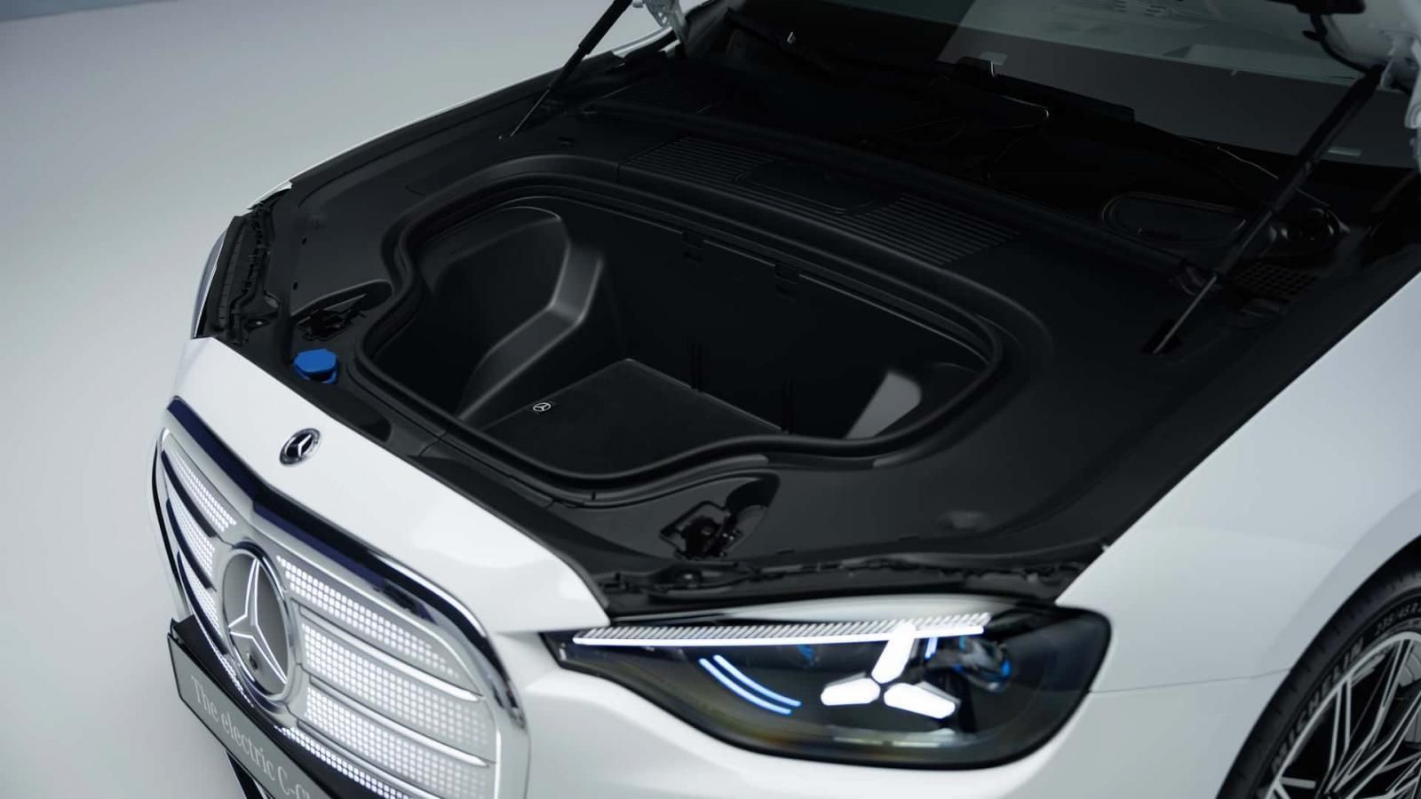 Ντεμπούτο για την πρώτη ηλεκτρική Mercedes C-Class